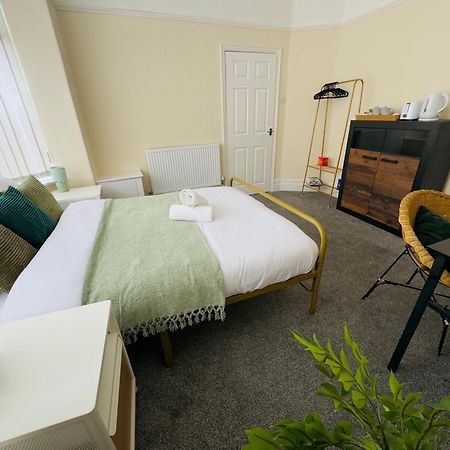 Double Bedroom Near City Center Manchester Esterno foto