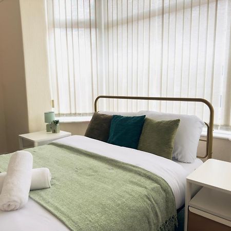 Double Bedroom Near City Center Manchester Esterno foto