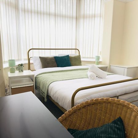 Double Bedroom Near City Center Manchester Esterno foto